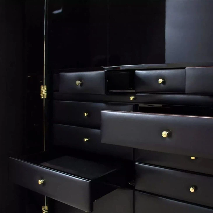 parisian-armoire-4.webp(001)